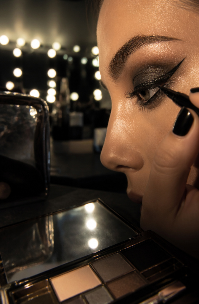 Close-up of a model's eye with a black cat-eye flick.